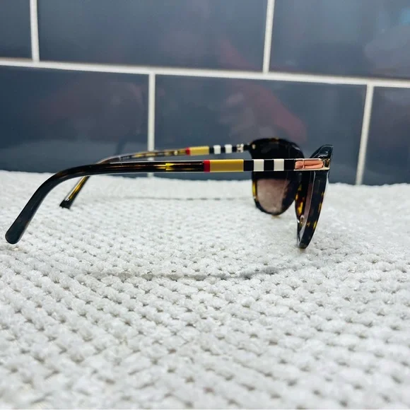 Burberry Sunglasses- Dark Havana - Picture 3 of 4